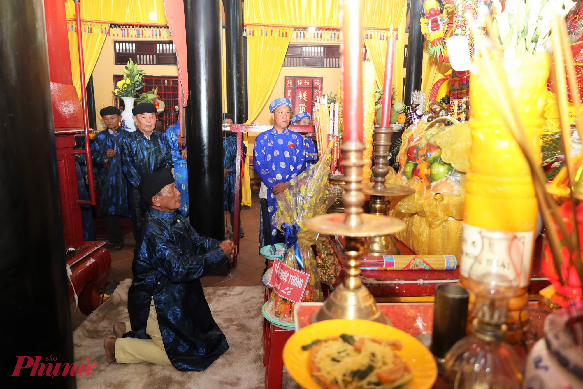 Ban Quý tế đình thần Cầu Sơn thực hiện các nghi thức dâng hương, khai tràng...