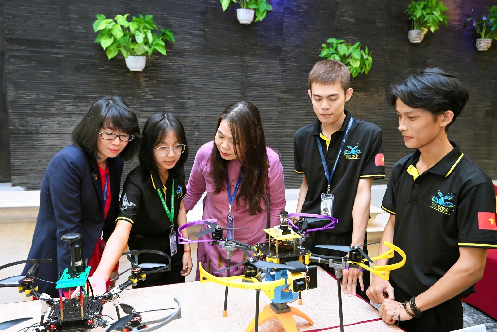 Sinh viên đang theo học chuyên ngành UAV tại Học viện Hàng không Việt Nam