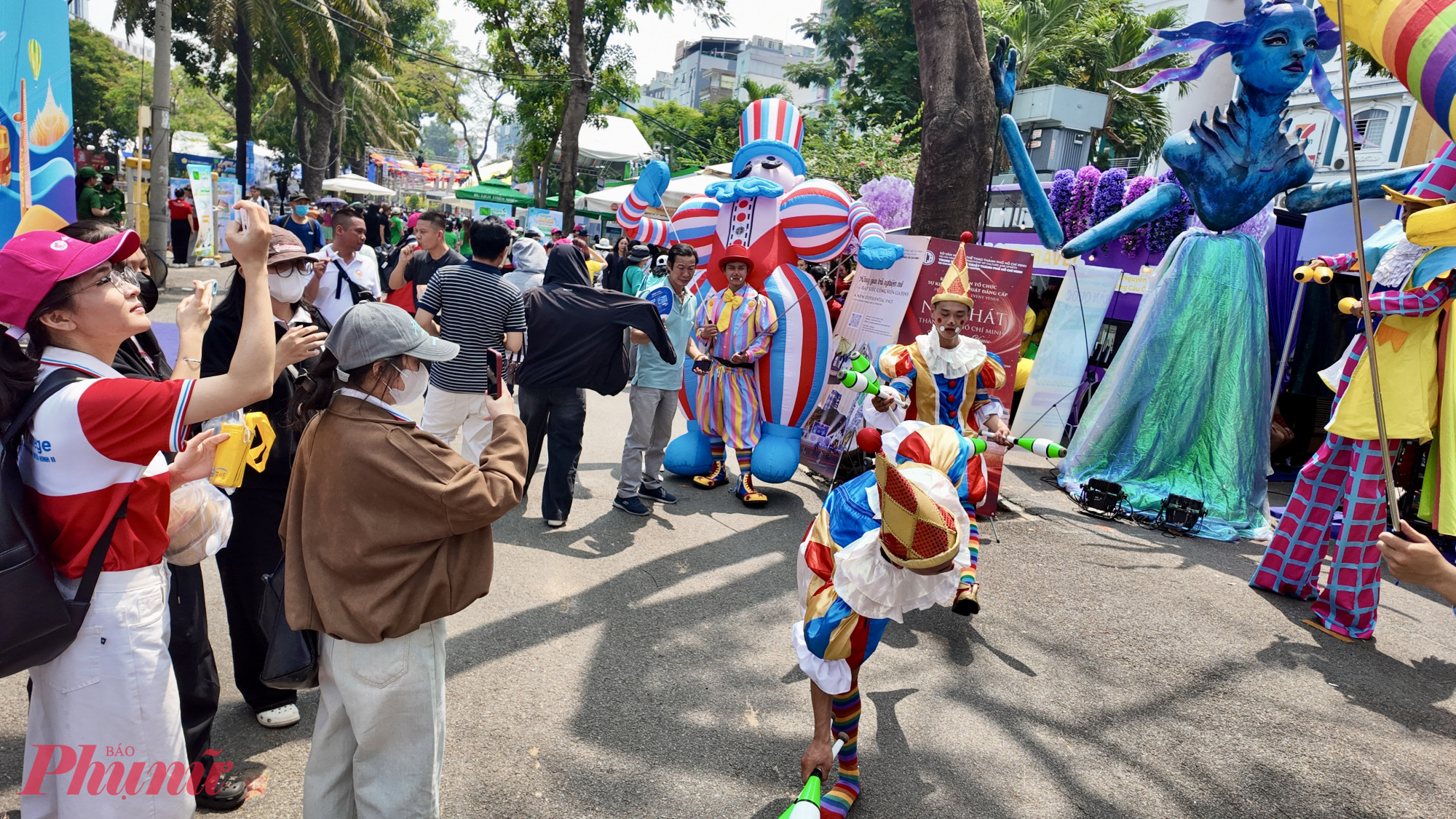 Đánh giá về sự kiện, Bộ trưởng Bộ VH-TT-DL Nguyễn Văn Hùng cho rằng Ngày hội Du lịch TP.HCM có ý nghĩa quan trọng trong việc quảng bá hình ảnh, đồng thời củng cố niềm tin vào giá trị văn hóa Việt Nam. Ông nhấn mạnh ngành du lịch cần chuyển từ “đi để biết” sang “đi để trải nghiệm” và “chạm đến cảm xúc”, đồng thời đẩy mạnh chuyển đổi số, phát triển các mô hình du lịch mới.