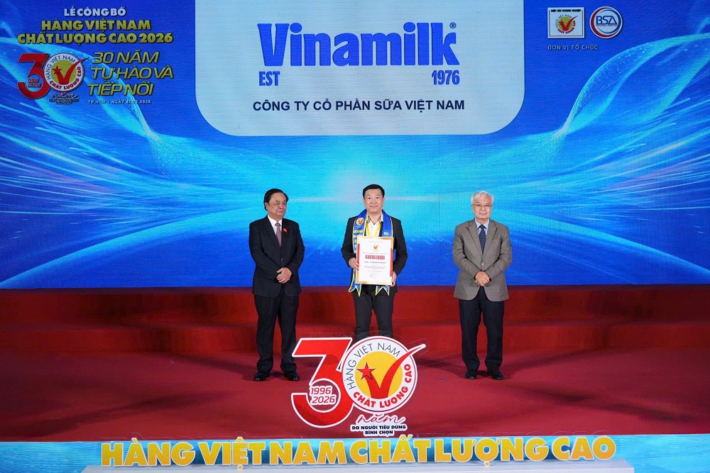 Ông Đỗ Thanh Tuấn - Giám đốc đối ngoại Vinamilk, đại diện doanh nghiệp nhận chứng nhận Hàng Việt Nam chất lượng cao 2026 - Ảnh: BTC