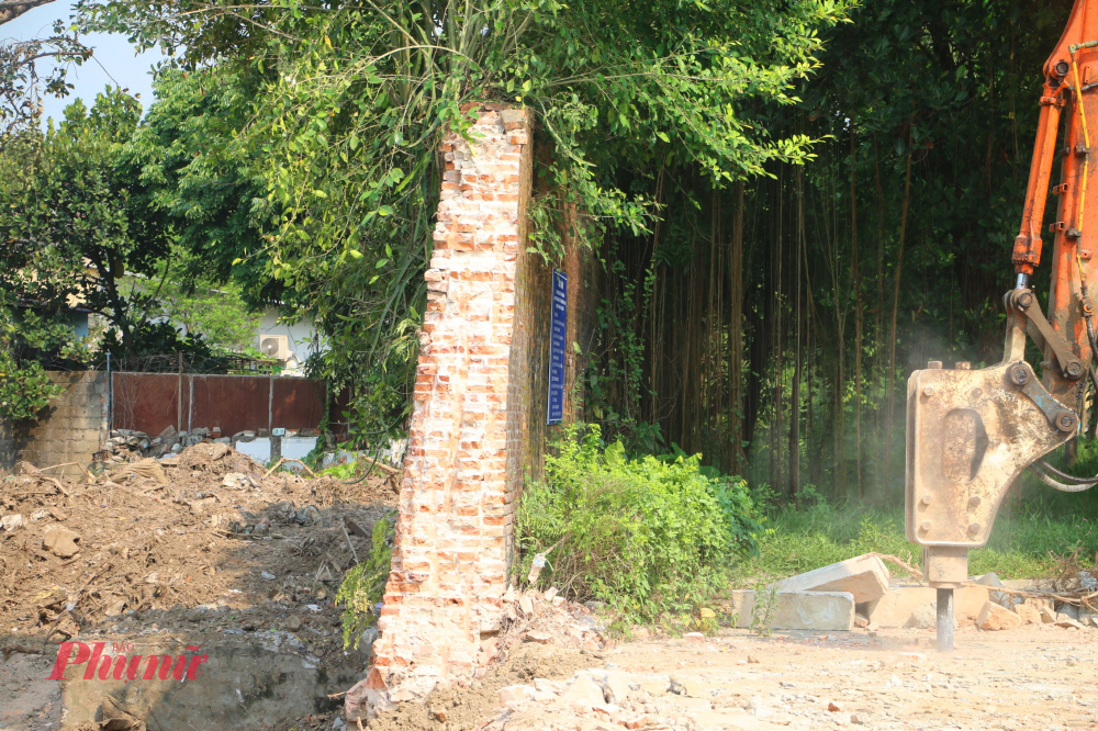 Việc thực hiện công trình nói trên được người dân đón nhận và rất quan tâm bởi lâu nay đường Thái Phiên thẳng lên cửa Kẻ Trài bị “tắc” bởi một đoạn tường mà nhiều người xưa từng ví von là “bức tường ô nhục”.