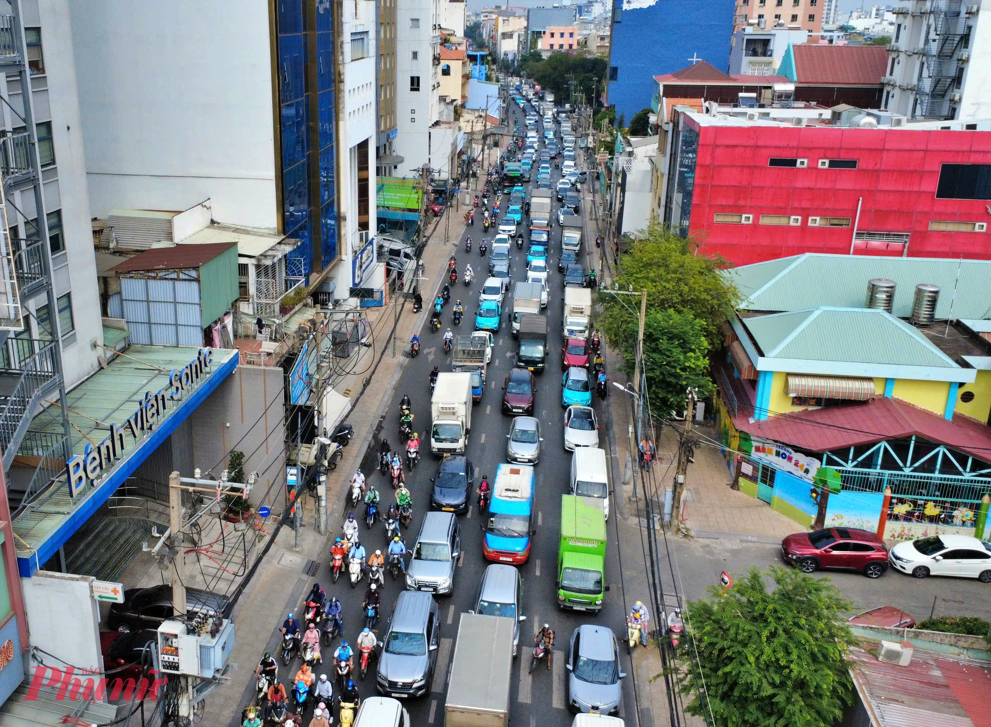 Đường Đinh Bộ Lĩnh hướng vào trung tâm TPHCM bị kẹt xe mỗi ngày - Ảnh: Nguyễn Văn