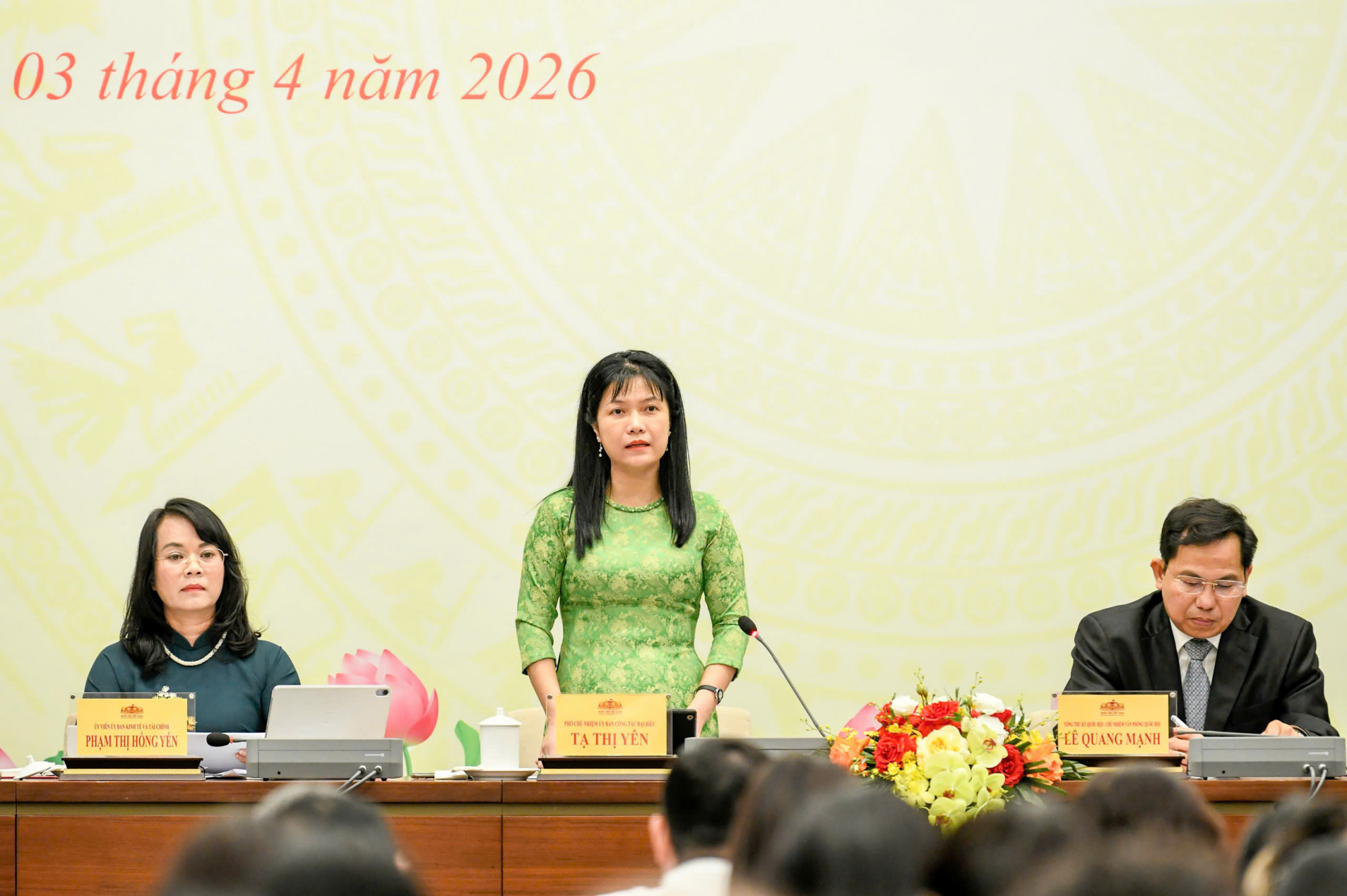 Bà Tạ Thị Yên thông tin về việc chuẩn bị cho công tác nhân sự tại Kỳ họp thứ Nhất - Quốc hội khóa XVI - ảnh: Như Ý