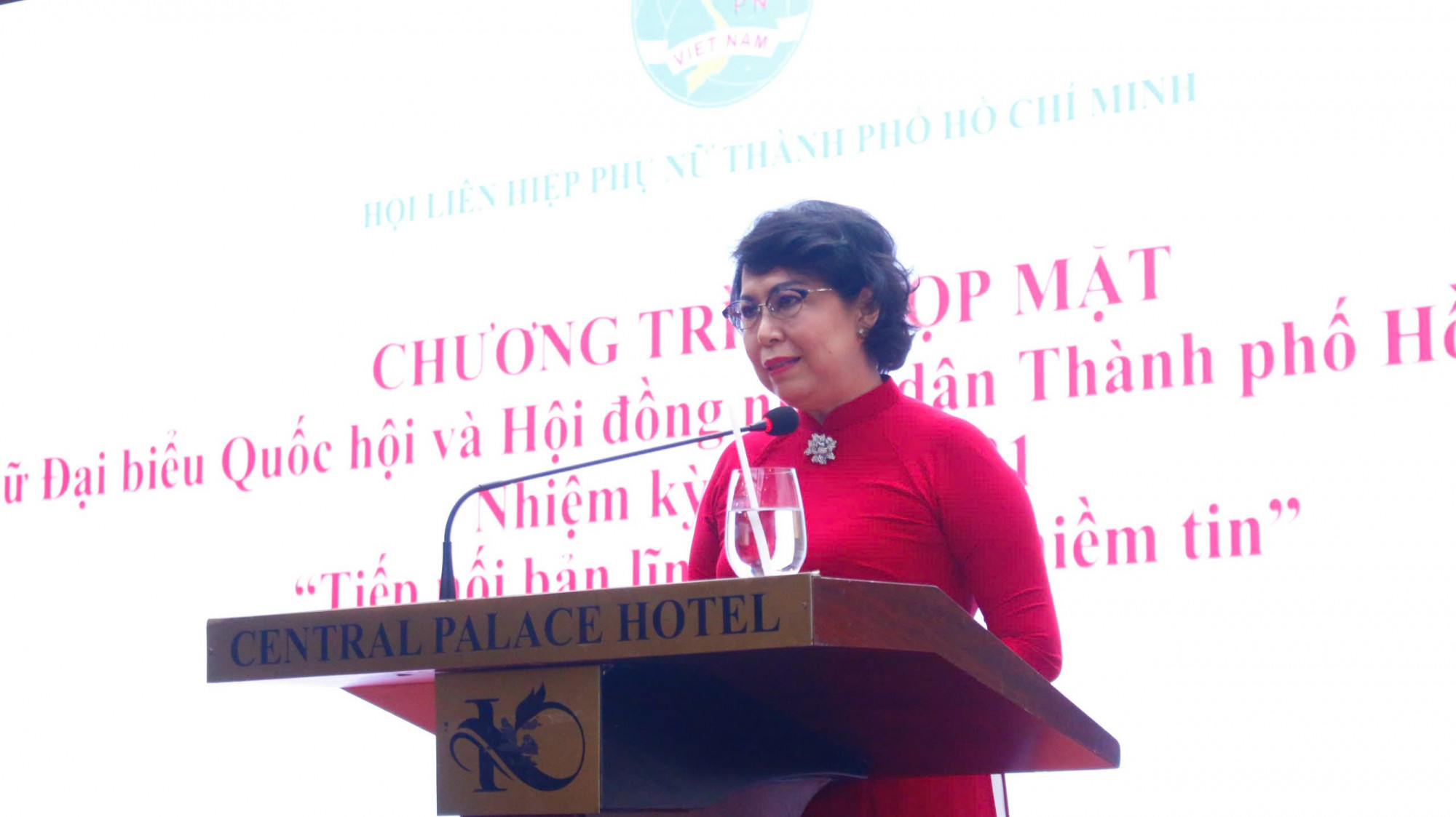 Bà Tô Thị Bích Châu - Nguyên Phó Chủ tịch Ủy ban Trung ương MTTQ Việt Nam; nguyên Phó Chủ tịch Ủy ban Trung ương MTTQ Việt Nam TPHCM, nguyên Chủ tịch Hội LHPN TPHCM – phát biểu