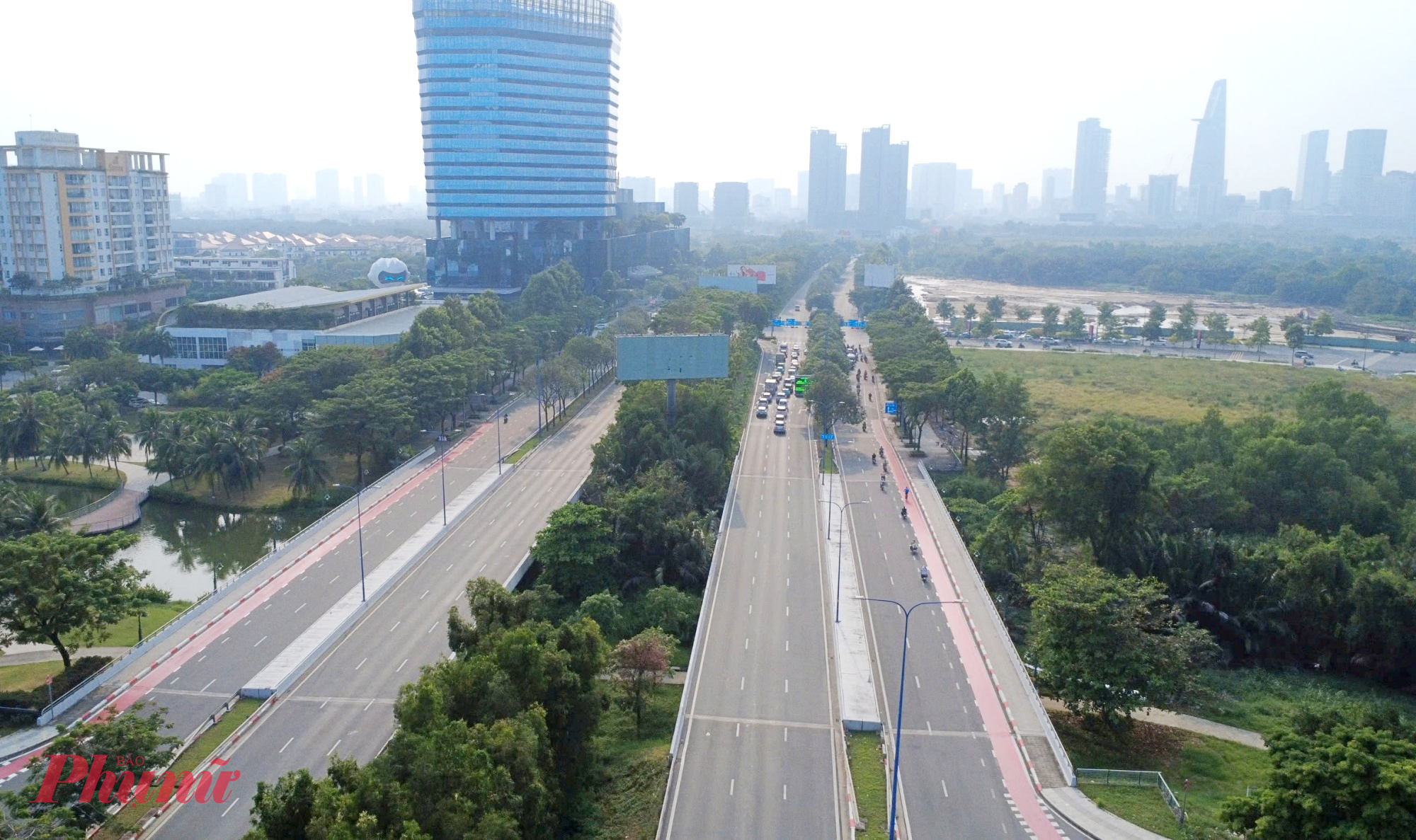 Metro Bến Thành - Thủ Thiêm sẽ đi ngầm dọc đường Mai Chí Thọ - Ảnh: Nguyễn Văn