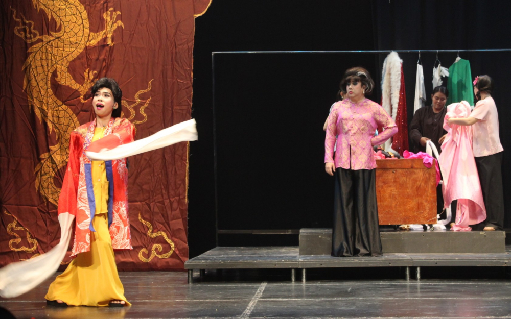 Trong Gánh hát về khuya, Minh Dự 