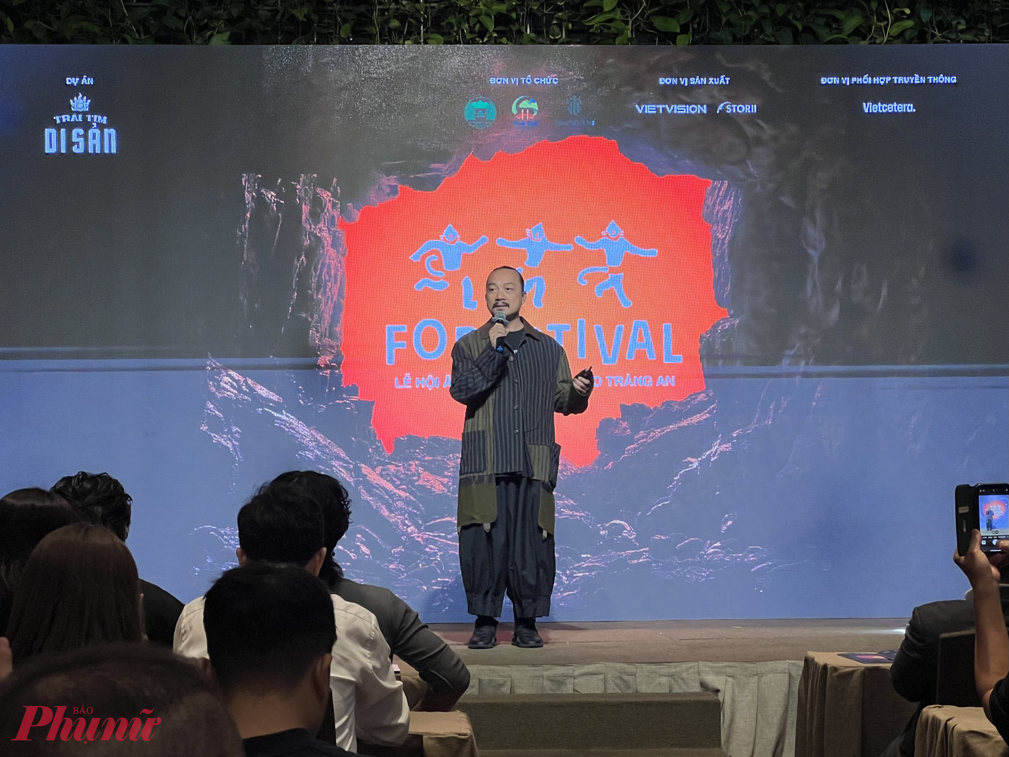 Đạo diễn Cao Trung Hiếu chia sẻ tại họp báo