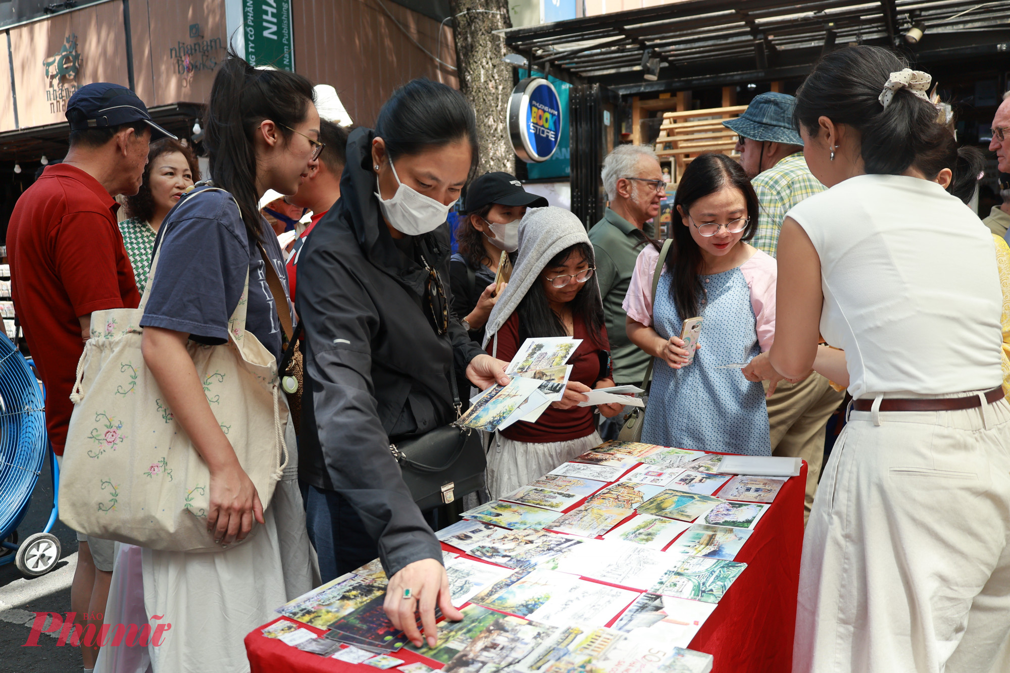 Các ấn phẩm nhận được nhiều sự ủng hộ của khách du lịch nội địa và quốc tế