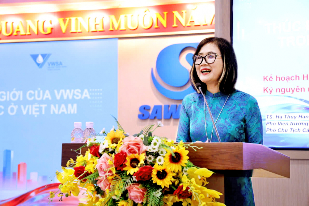 Tạo môi trường để phụ nữ ngành nước lên tiếng Tiến sĩ Hạ Thúy Hạnh - Phó viện trưởng Viện Cấp thoát nước và Môi trường, Phó chủ tịch Câu lạc bộ Lãnh đạo nữ ngành nước Việt Nam, chia sẻ những khó khăn của phụ nữ trong ngành nước