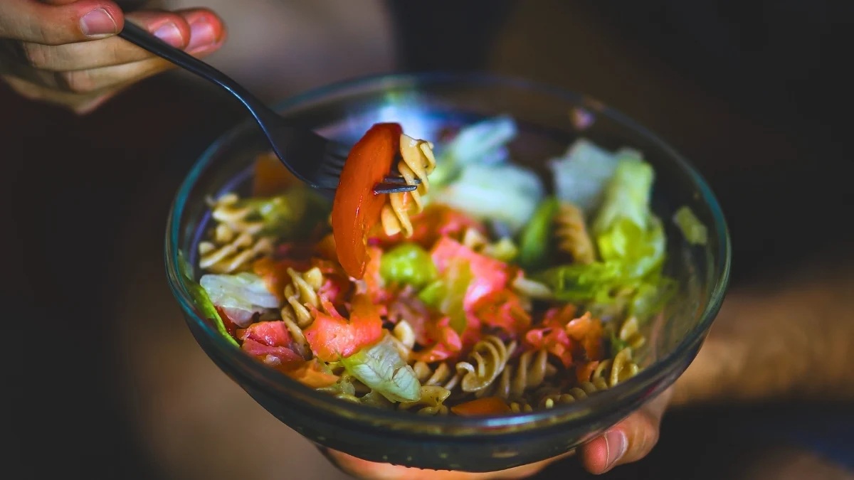 Ngộ độc thực phẩm cũng có thể do thức ăn thừa được bảo quản không đúng cách - Ảnh: Karolina Grabowska/Pexels