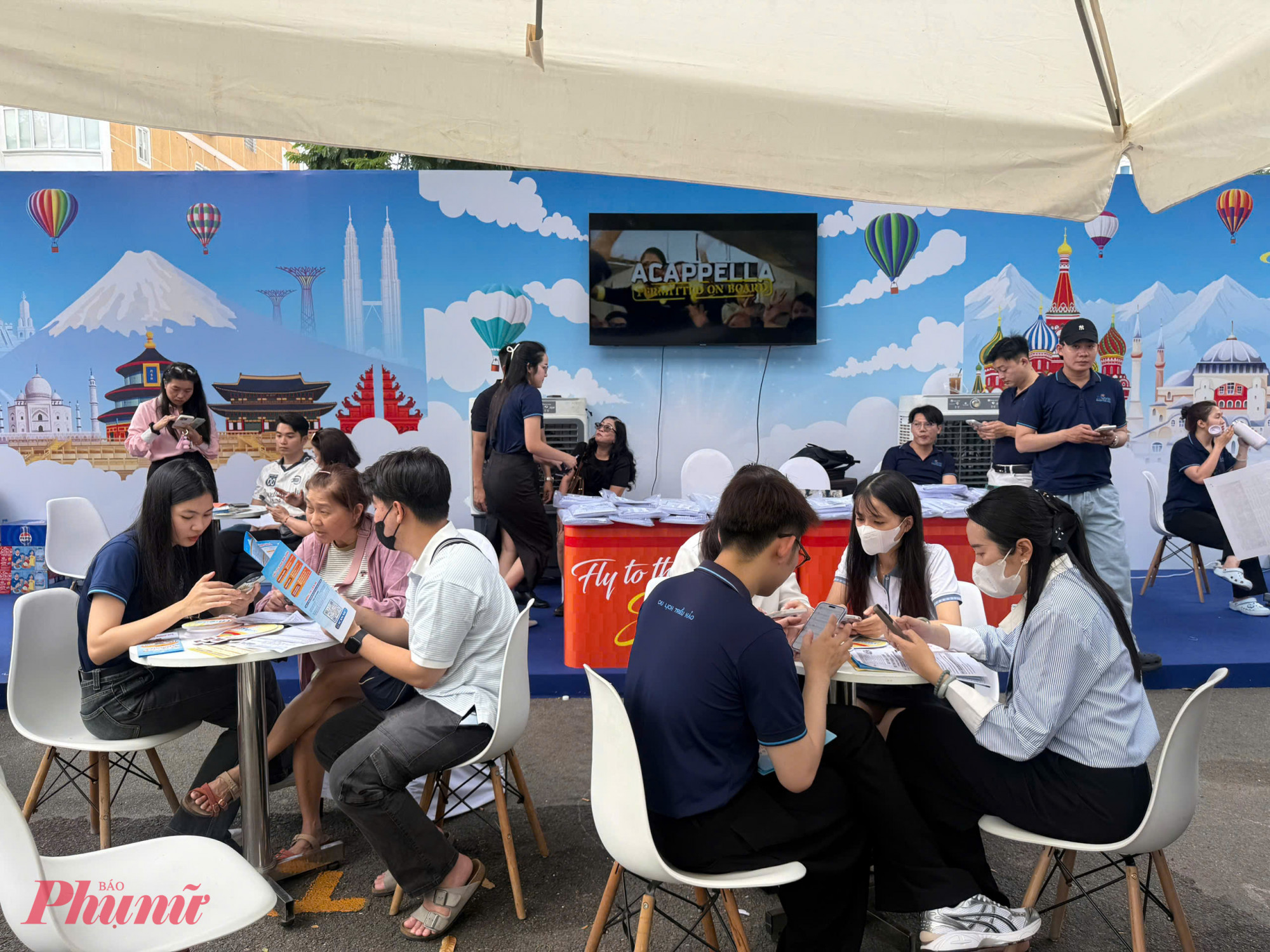 Thực tế ghi nhận cho thấy, dù chi phí không thấp, các sản phẩm trải nghiệm mới vẫn thu hút sự quan tâm, đặc biệt trong dịp lễ 30/4 sắp tới. Điều này phản ánh xu hướng du khách ngày càng ưu tiên những hành trình có chiều sâu trải nghiệm, thay vì chỉ tìm kiếm mức giá rẻ.