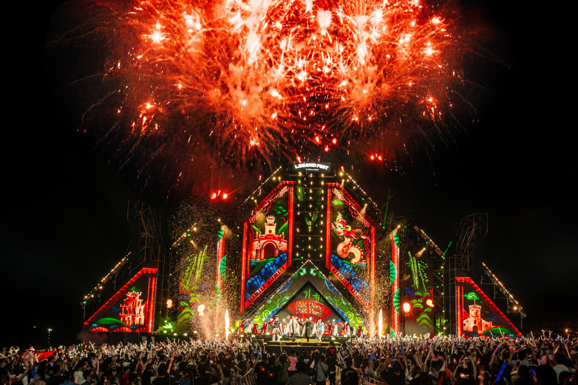 Hai đêm pháo hoa tầm thấp tại Regal Legend (Đồng Hới) sẽ là điểm nhấn nổi bật trong Tuần Văn hóa Du lịch Quảng Trị 2026