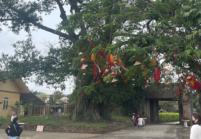 Cùng con đi trải nghiệm ở những ngôi làng xưa - Ảnh: T.A