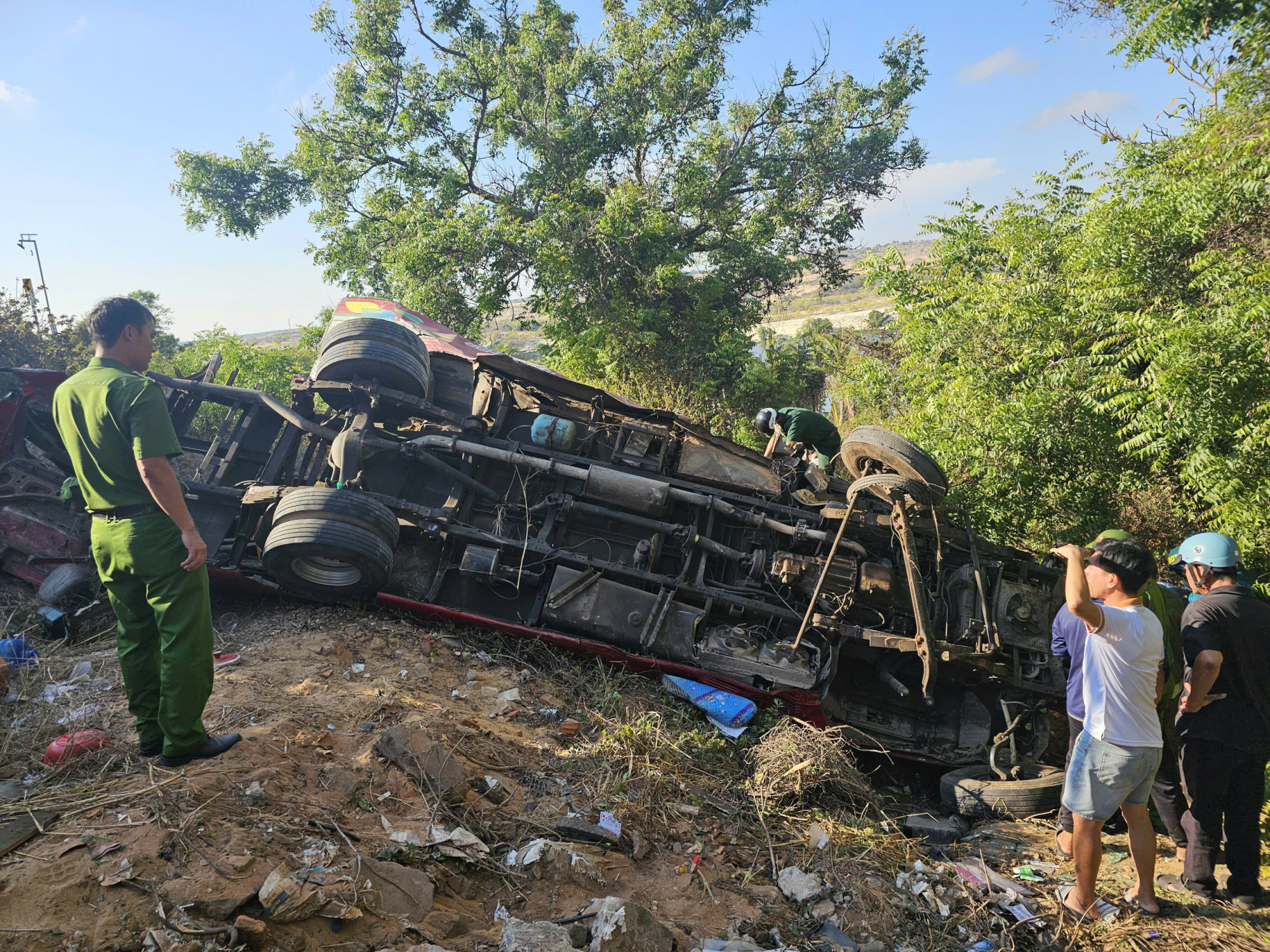 Hiện trường vụ tai nạn - ảnh: T.L.