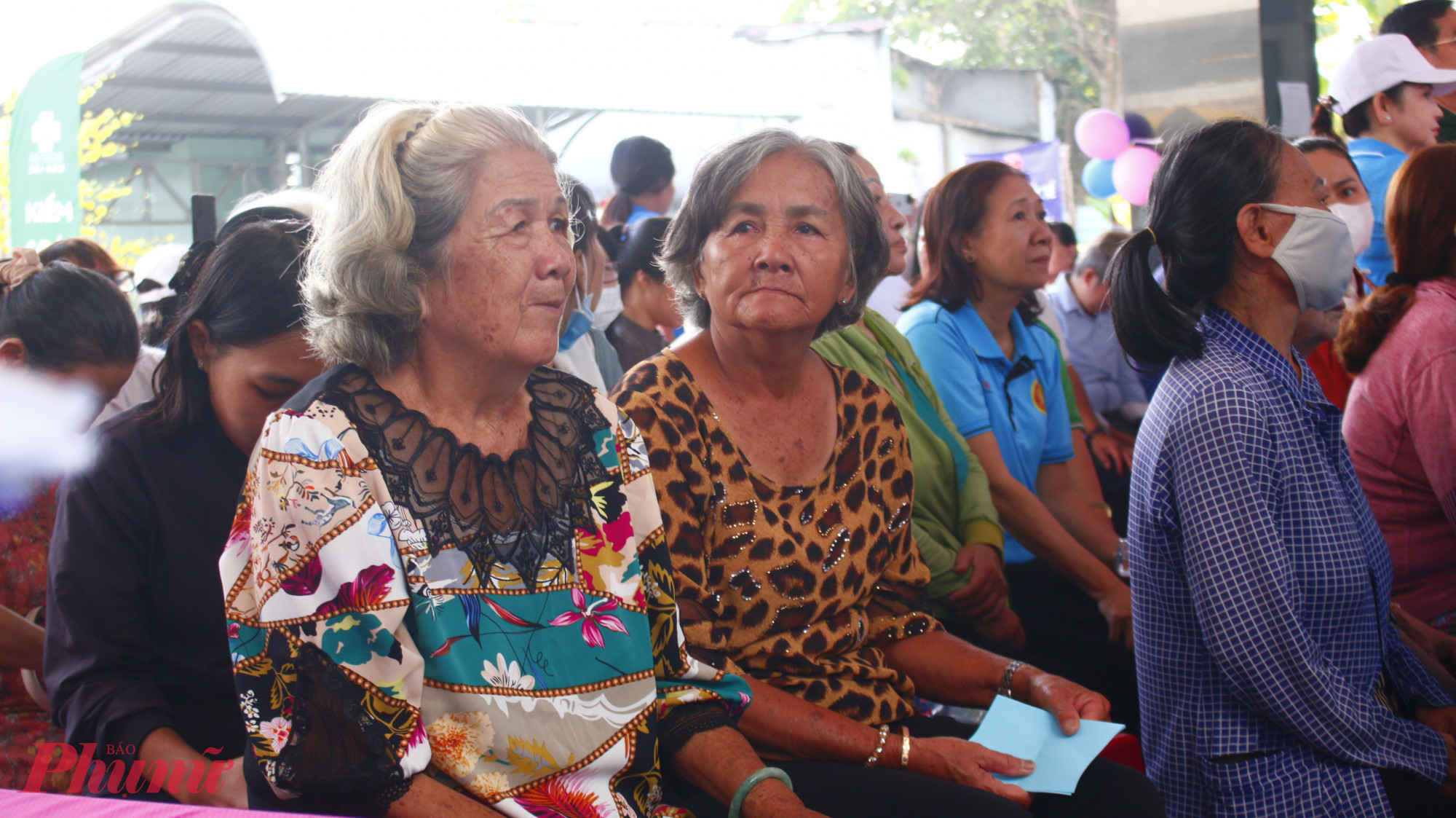 Đông đảo hội viên phụ nữ và người dân tham dự buổi lễ ra mắt