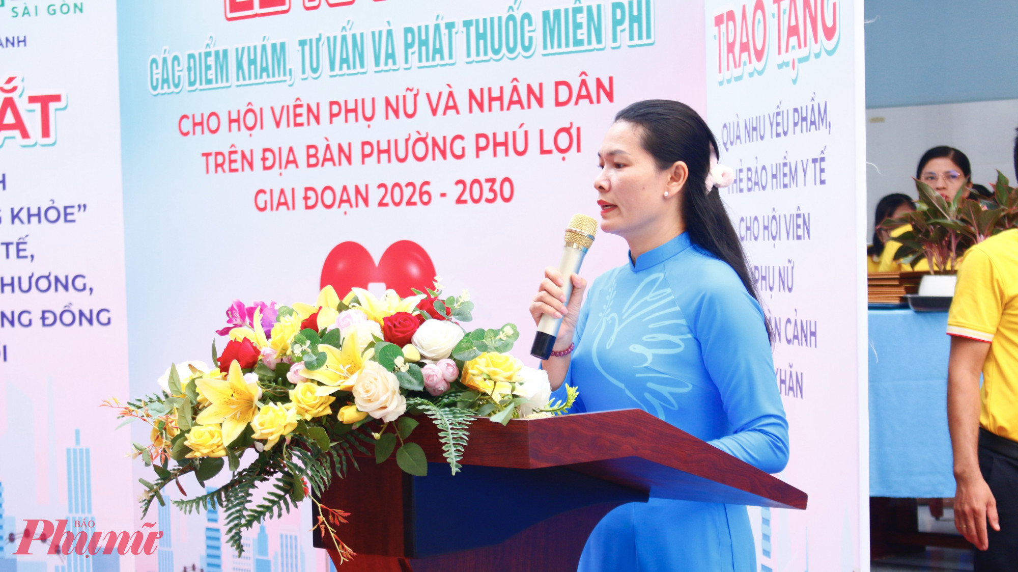 Bà Vi Thị Tâm Lai – Chủ tịch Hội LHPN phường Phú Lợi cho biết, chăm sóc sức khỏe không chỉ là nhu cầu thiết yếu mà còn là nền tảng quan trọng để xây dựng gia đình hạnh phúc và xã hội phát triển bền vững. Đối với phụ nữ và trẻ em, những đối tượng cần được quan tâm đặc biệt. Do đó, việc được tiếp cận nhanh chóng với các dịch vụ y tế chất lượng lại càng có ý nghĩa thiết thực. Vì vậy, Hội sẽ tạo mọi điều kiện thuận lợi để mỗi người được tiếp cận nhanh các dịch vụ y tế chất lượng, được tư vấn, khám và tầm soát bệnh định kỳ; đồng thời phát hiện sớm, phòng ngừa hiệu quả các bệnh lý, góp phần nâng cao chất lượng cuộc sống.