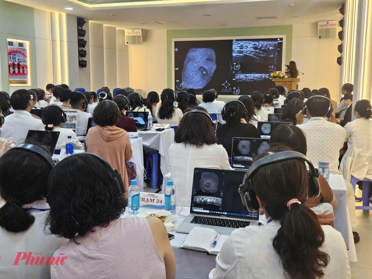 Hội thảo có sự tham gia của gần 90 đại biểu là các bác sĩ, chuyên gia chẩn đoán hình ảnh và sản phụ khoa ở các cơ sở y tế, ảnh Phạm An