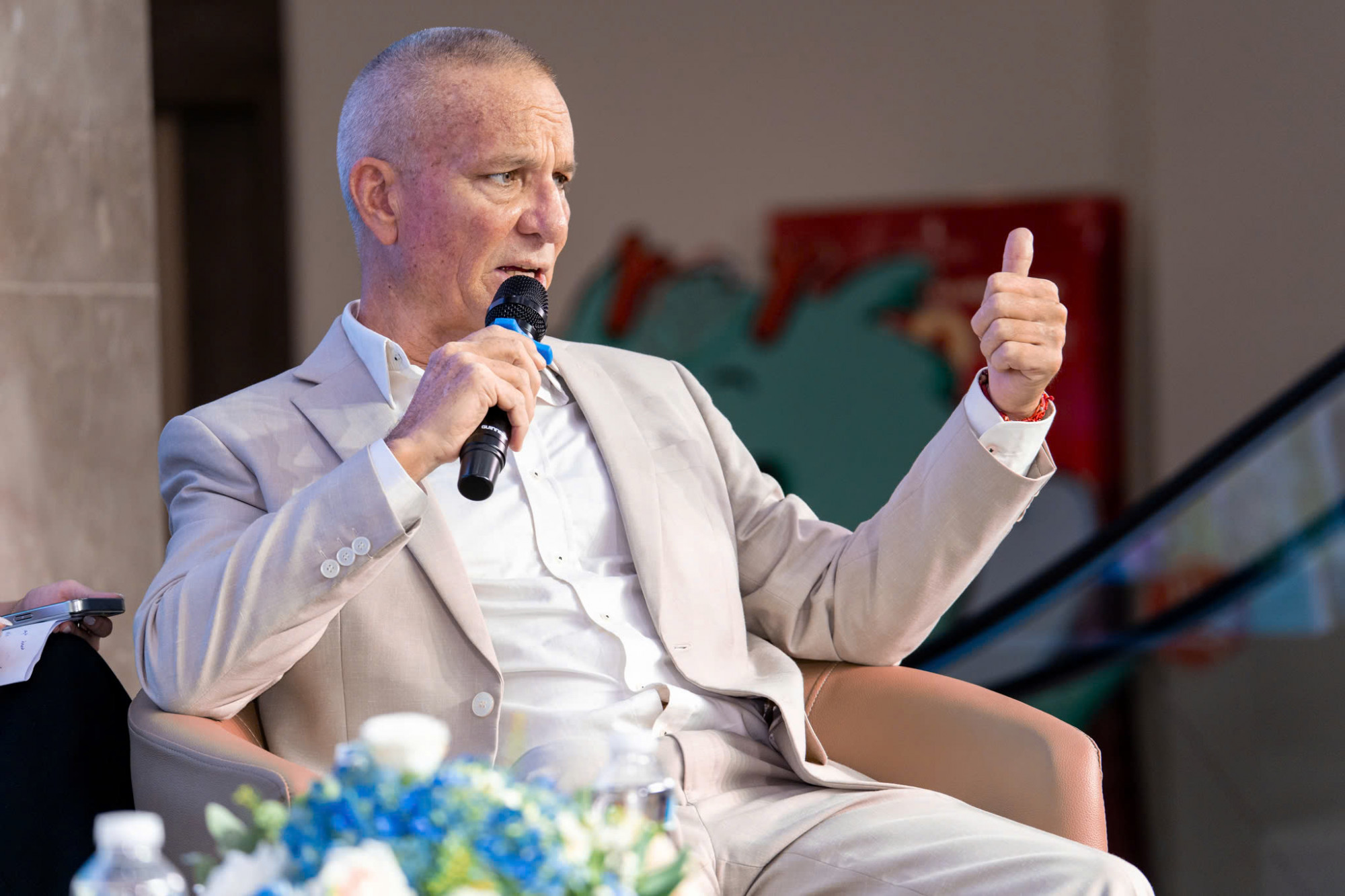 Chuyên gia quốc tế: “Bất động sản Việt Nam nổi lên như ‘vịnh trú ẩn’ đi kèm tăng trưởng của dòng vốn ngoại” Ông Troy Griffiths - Phó tổng giám đốc Savills Việt Nam - đánh giá, Việt Nam tiếp tục là điểm đến hấp dẫn của dòng vốn toàn cầu trong bối cảnh kinh tế thế giới còn nhiều biến động - Ảnh: Vingroup