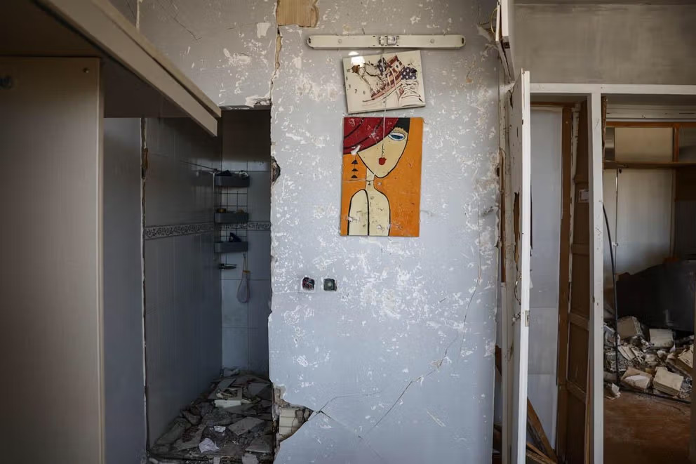 Ngôi nhà của người dân Iran bị hư hại nặng sau các cuộc không kích của Mỹ Ảnh: Iranintl