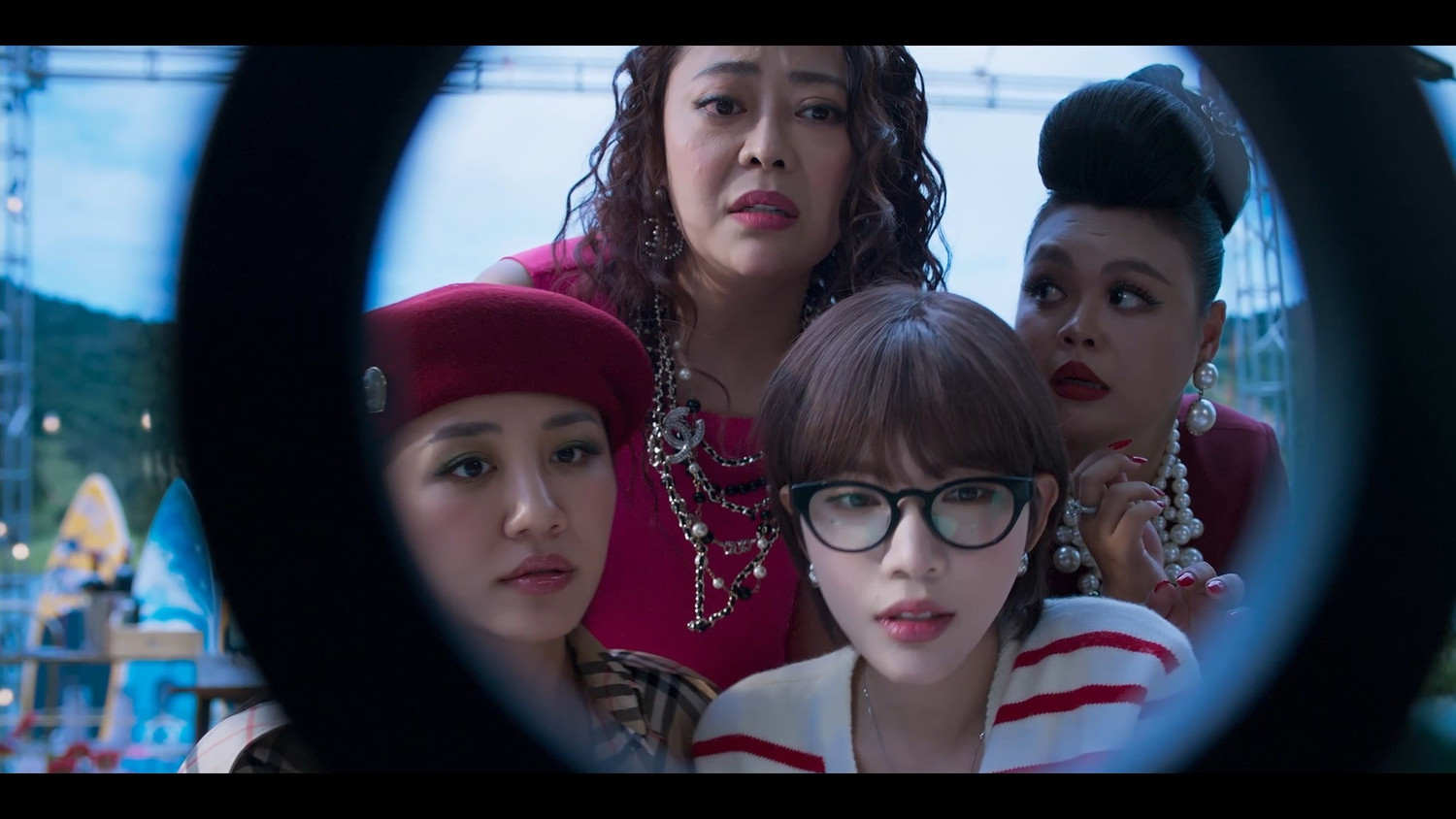 đã vượt mốc 1 triệu USD tại Bắc Mỹ và châu Âu chỉ trong tuần đầu công chiếu. Ảnh: Đoàn phim cung cấp