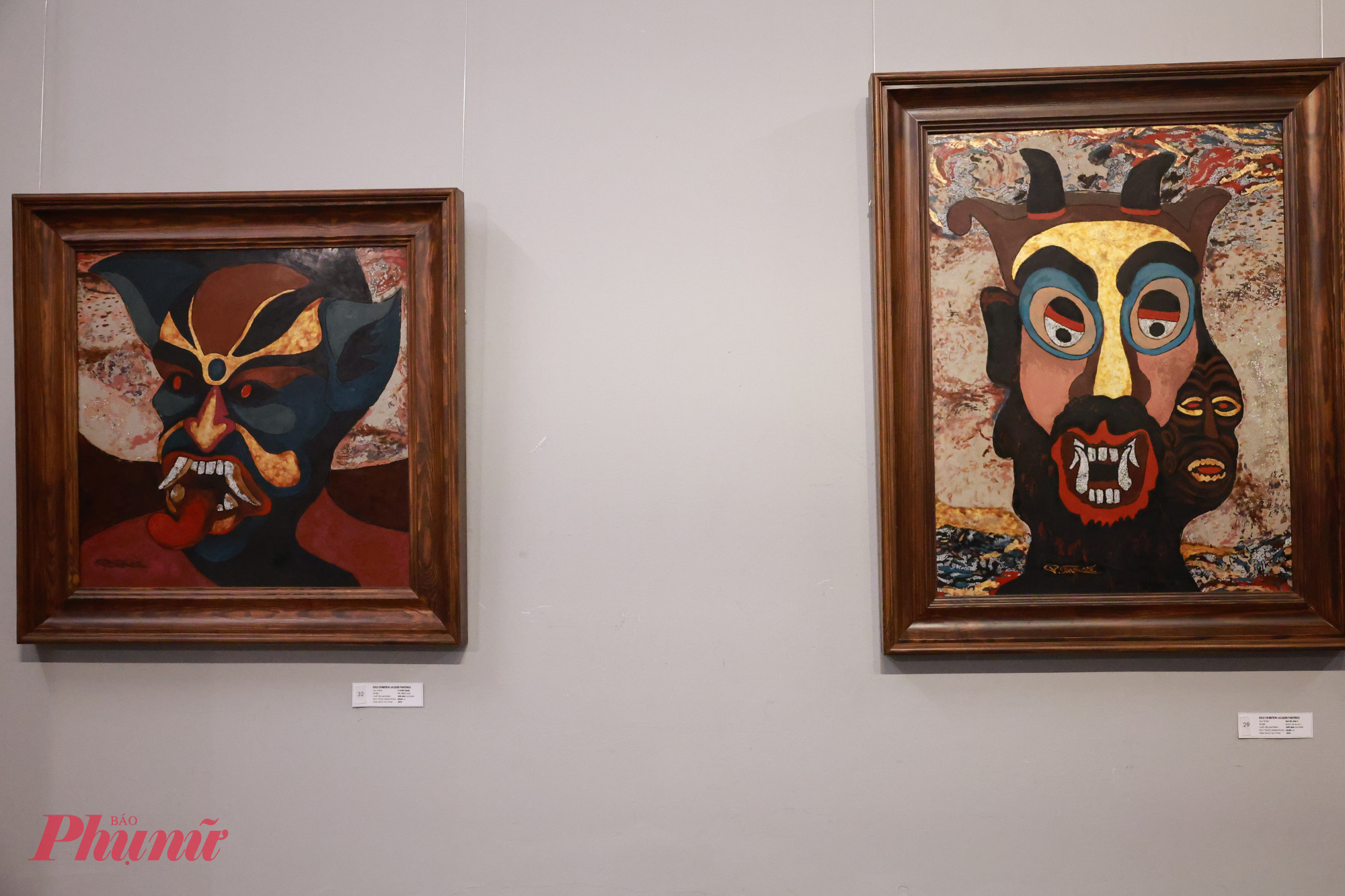 Tác phẩm khắc hoạ Vị thần xanh và Thần bảo hộ làng của người Cơ Tu 