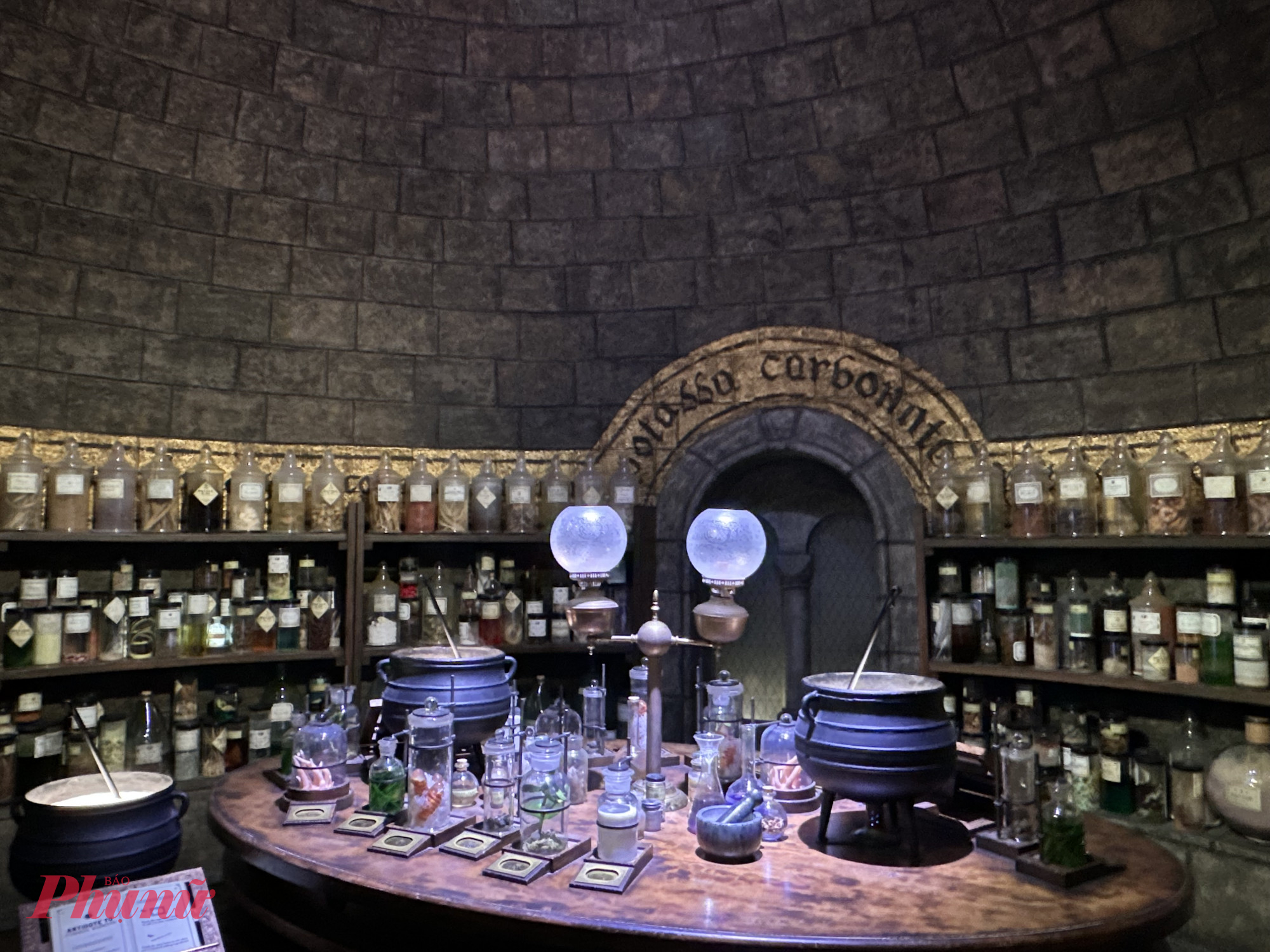 Khu trải nghiệm bào chế độc dược