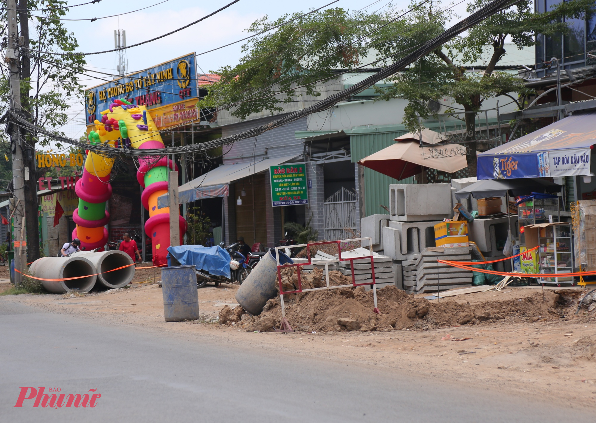 Nhà thầu áp dụng phương án “có mặt bằng đến đâu, thi công đến đó”.