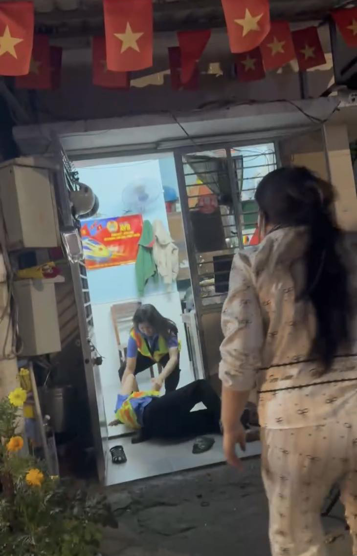 Thời điểm Phúc hung hãn tấn công nhân viên gác tàu.