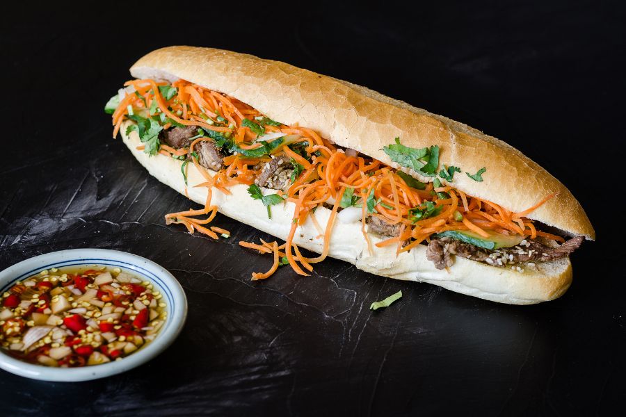 Bánh mì Việt Nam trở thành cảm hứng cocktail mới lạ