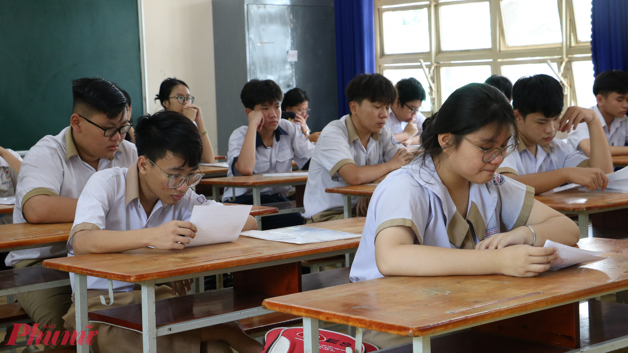 Thí sinh tham dự kỳ thi tuyển sinh lớp Mười năm 2025 - Ảnh: Trang Thư