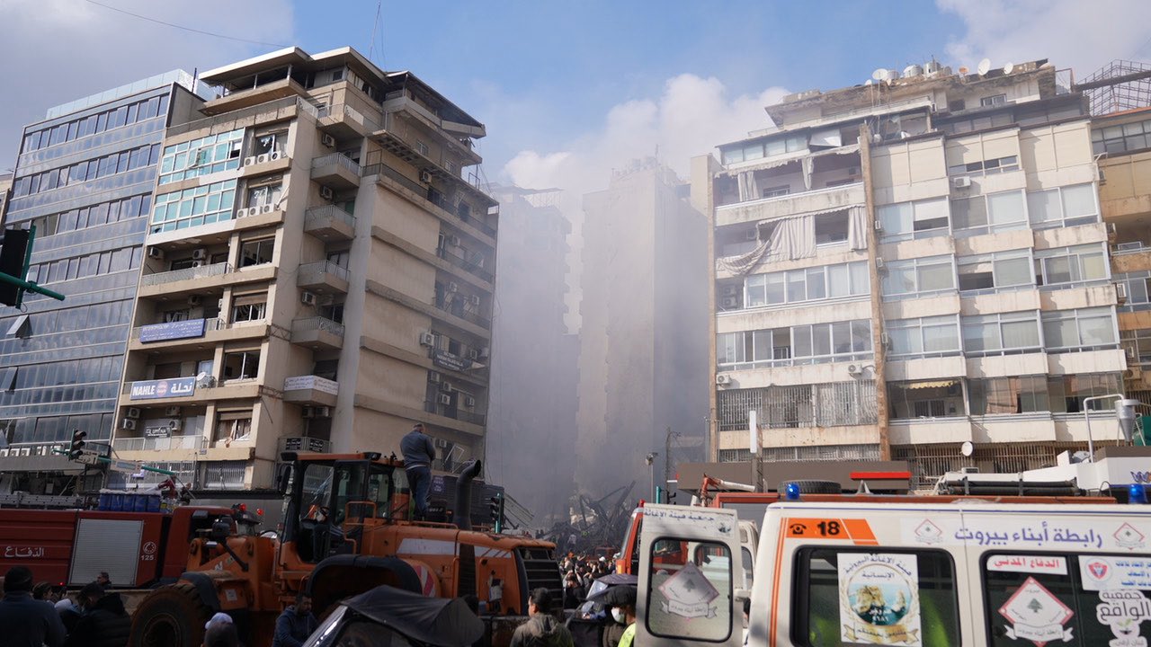 Một khu dân cư tại thủ đô Beirut, Lebanon bị bom đạn từ Israel phá hủy - Ảnh: UNHCR/X