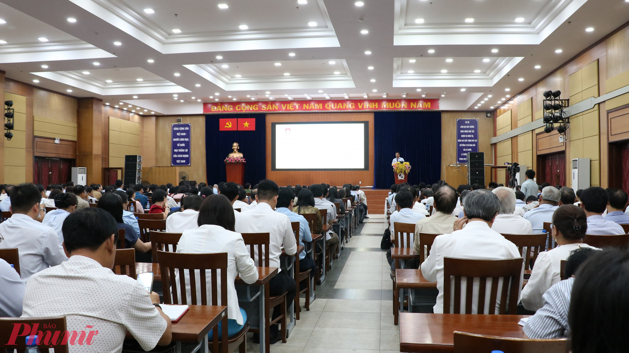 Các đại biểu tham dự chương trình - Ảnh: Trang Thư