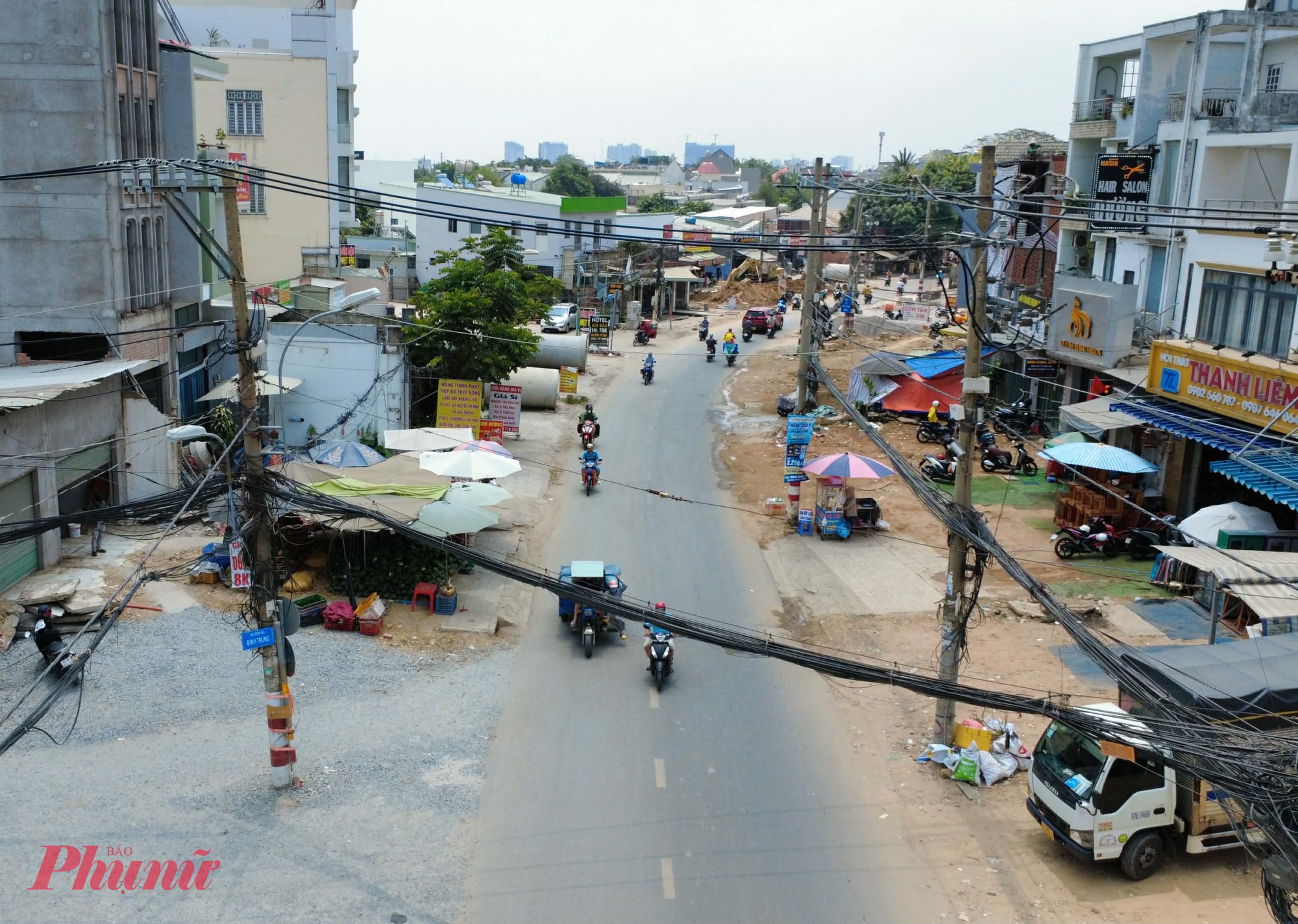 Theo Ban Quản lý dự án, công trình hiện đã đạt khoảng 70% tiến độ. Tuy nhiên, vẫn còn vướng mặt bằng của 10 hộ dân chưa bàn giao, ảnh hưởng đến việc thi công đồng bộ, trong đó có hạng mục di dời hạ tầng kỹ thuật như điện lực.