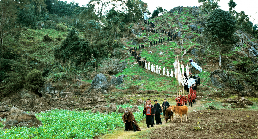 Phí phông: Quỷ máu rừng thiêng ghi hình ở Mộc Châu, giới thiệu nhiều nét văn hóa vùng núi cao  - Ảnh do đoàn phim cung cấp