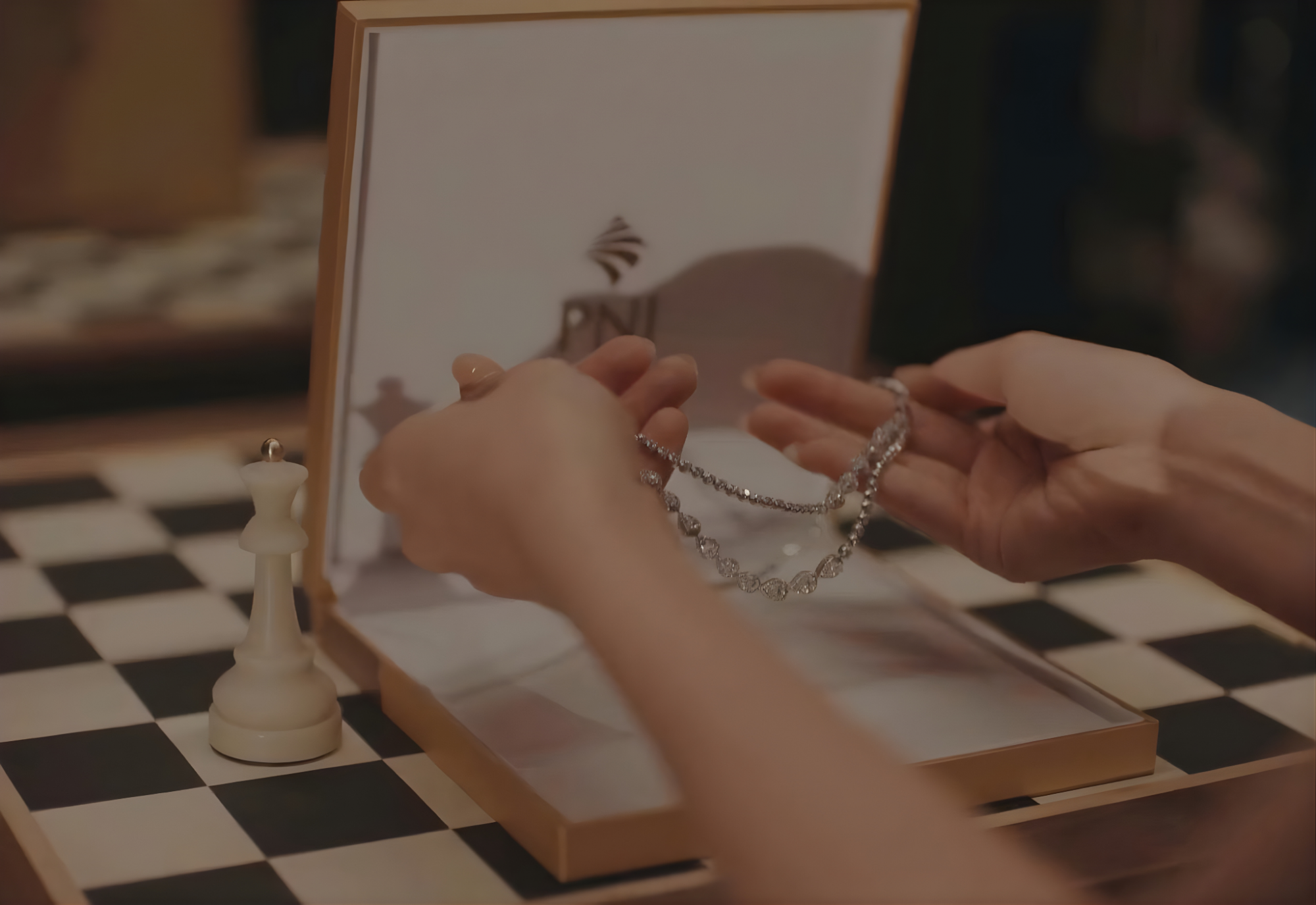 PNJ nhận ra rằng, điều phụ nữ thực sự cần ở một tầm mức sâu sắc hơn chính là sự tin tưởng trọn vẹn. Dù cô ấy là ai, cô ấy làm gì, cô ấy lựa chọn con đường nào