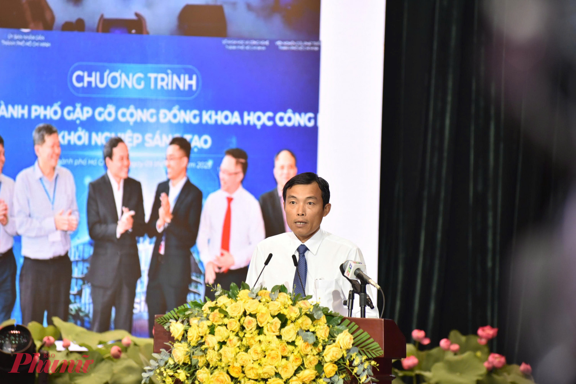 Ông Võ Minh Thành - Phó giám đốc Sở Khoa học và Công nghệ TPHCM báo cáo tham luận tại hội nghị - Ảnh: Thanh Tâm