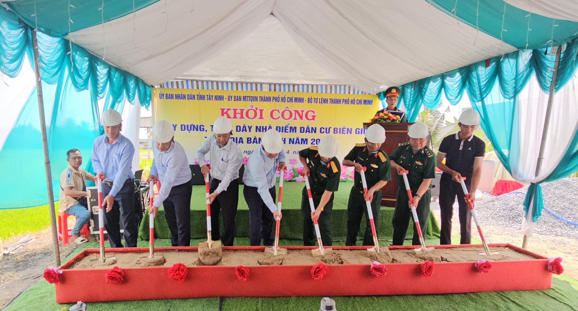 Nghi thức lễ khởi công nhà “Điểm dân cư liền kề chốt dân quân biên giới” trên địa bàn tỉnh Tây Ninh