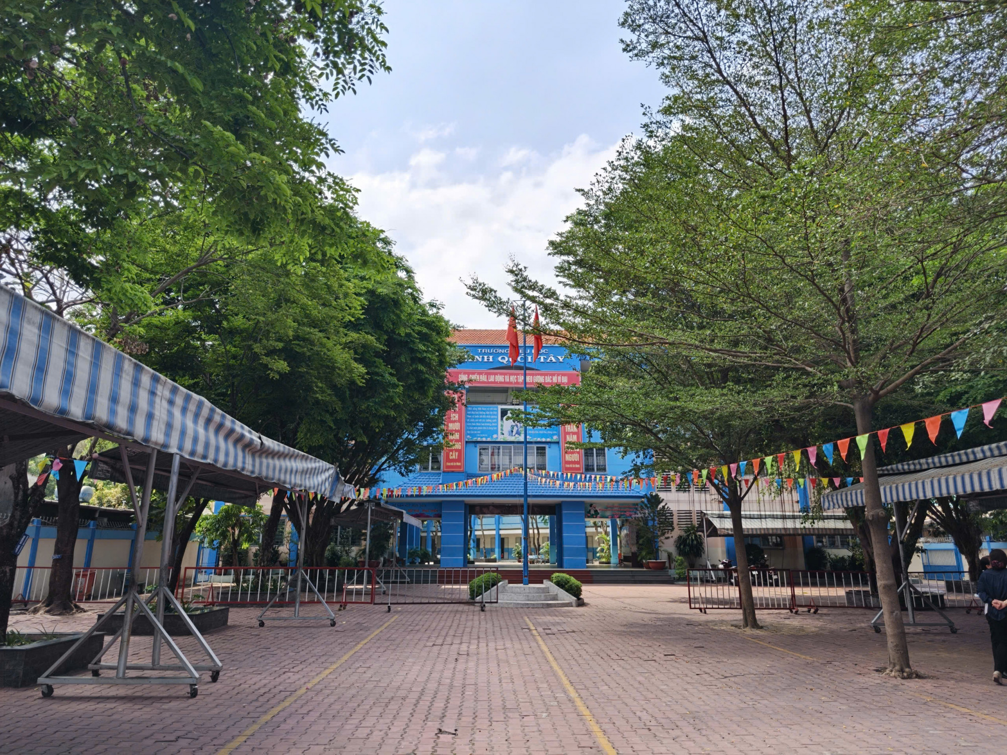 Trường Tiểu học Bình Quới Tây nơi xảy ra vụ việc. Ảnh: Minh Mẫn.