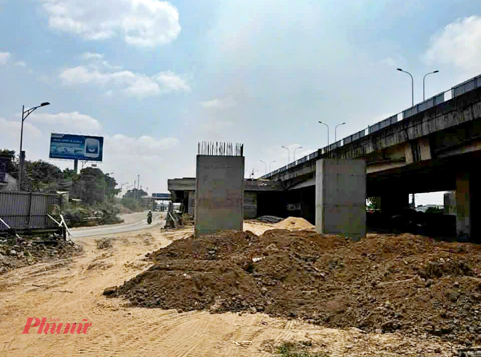 Nhiều nhà thầu bị cảnh báo do thi công chậm dự án mở rộng cao tốc TPHCM - Long Thành - Ảnh: Nguyễn Văn