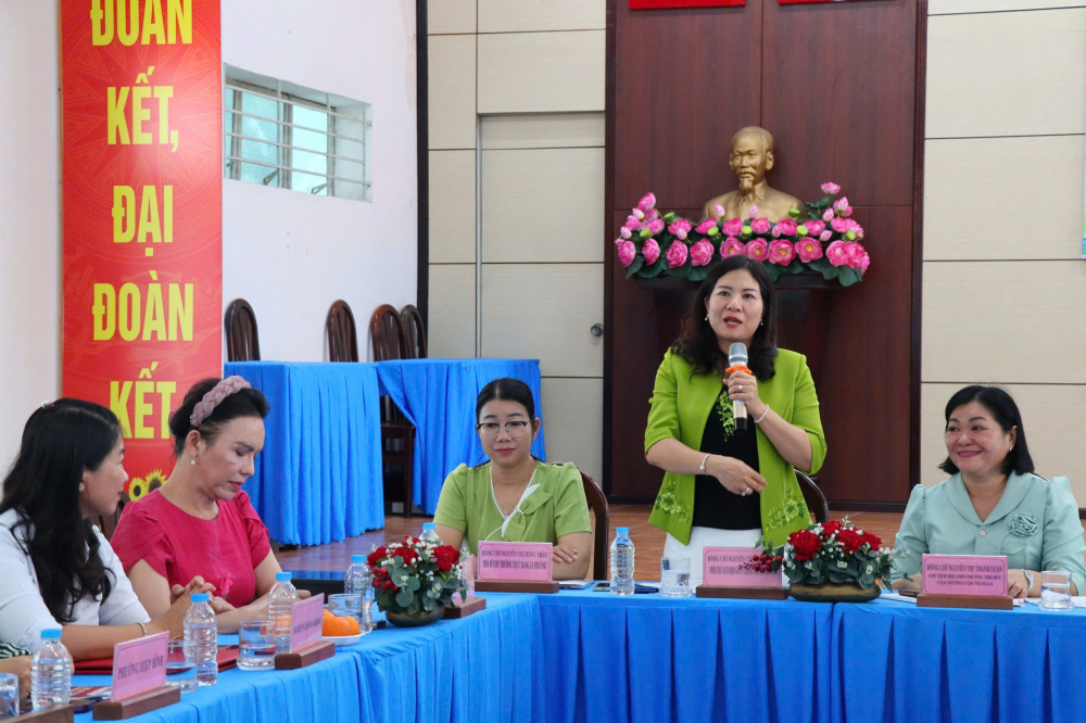 Bà Nguyễn Thị Ngọc Linh – Phó chủ tịch Hội LHPN TPHCM  - phát biểu tại hội nghị chuyên đề “Giải pháp hỗ trợ phụ nữ khởi nghiệp, sáng tạo, làm giàu chính đáng”.