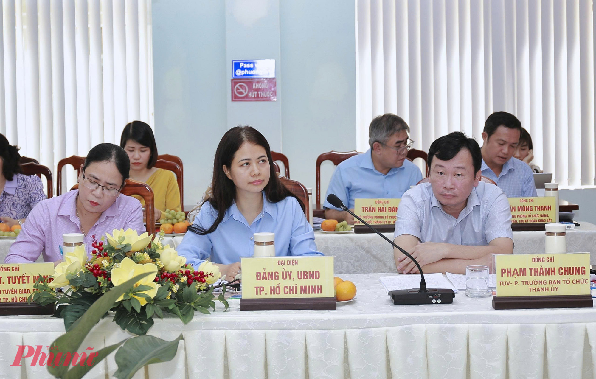 Đoàn công tác Thành ủy TPHCM khảo sát hoạt động tại phường Tam Thắng - Ảnh: Thanh Tâm