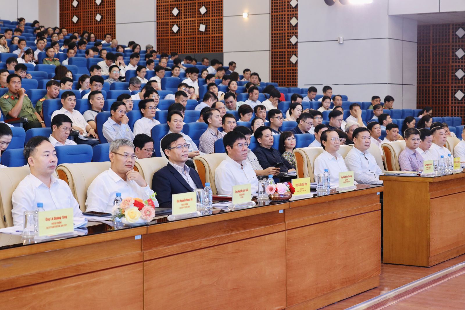 Đại biểu dự hội nghị