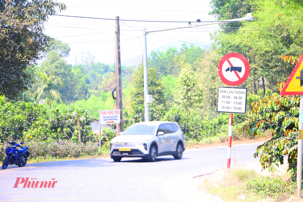 Quy định này đồng nghĩa với việc các 'hung thần' xa lộ sẽ chỉ được phép hoạt động chủ yếu vào ban đêm. Đây được xem là giải pháp cấp bách để bảo vệ hạ tầng giao thông và đảm bảo an toàn cho các phương tiện nhỏ hơn vào ban ngày.