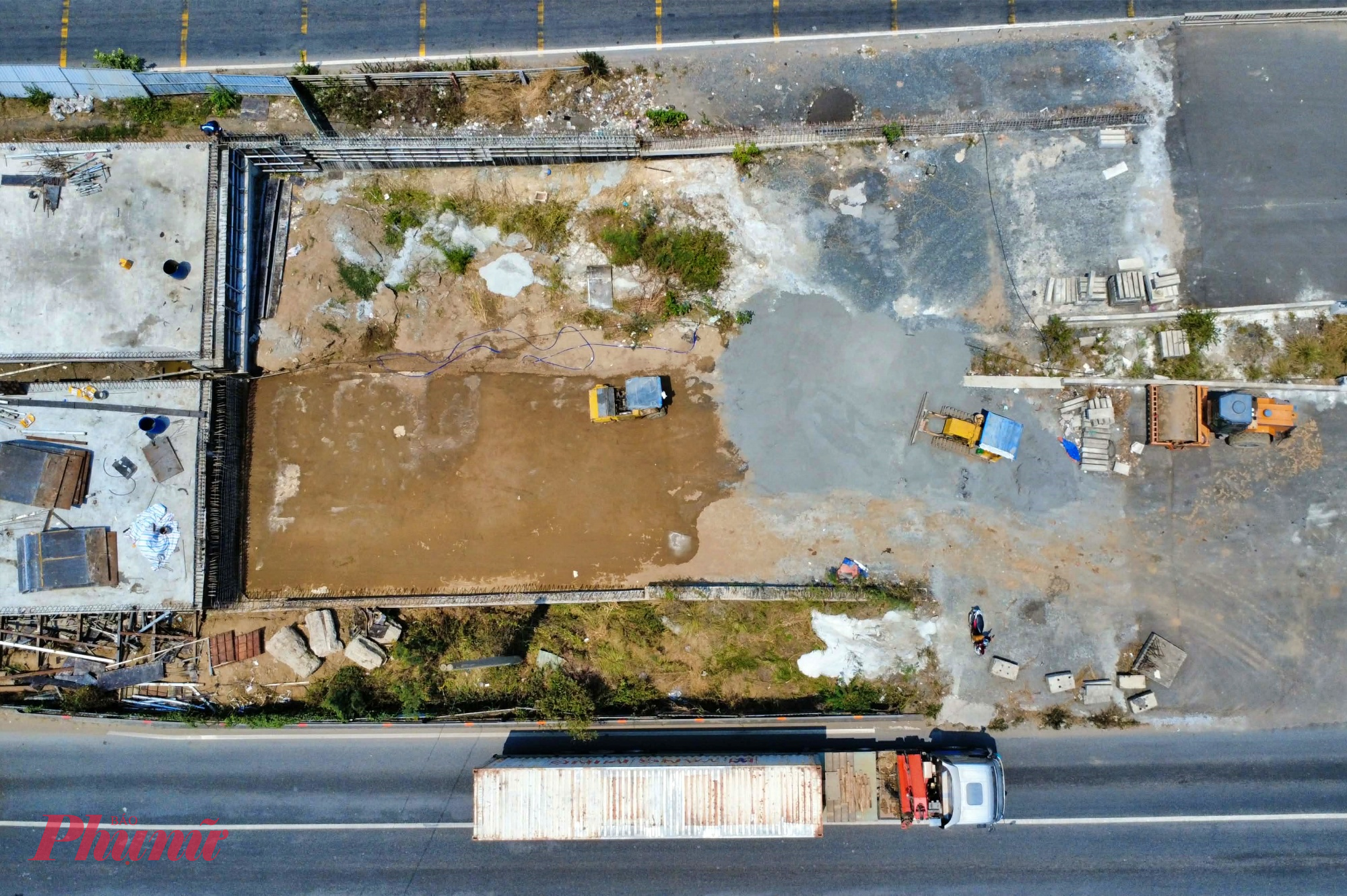 Dự án nút giao An Phú được triển khai từ năm 2021, dự kiến hoàn thành vào quý II/2026. Đến nay, nhiều hạng mục quan trọng đã đưa vào sử dụng, gồm các hầm chui HC1-01, HC1-02, cầu Bà Dạt, cầu Giồng Ông Tố và cầu N2.