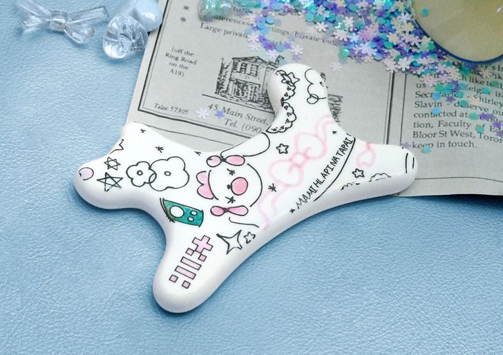 EP sắp ra mắt của ILLIT “MAMIHLAPINATAPAI” (phiên bản Gua Sha Ceramic Objet) / Được sự cho phép của Belift Lab