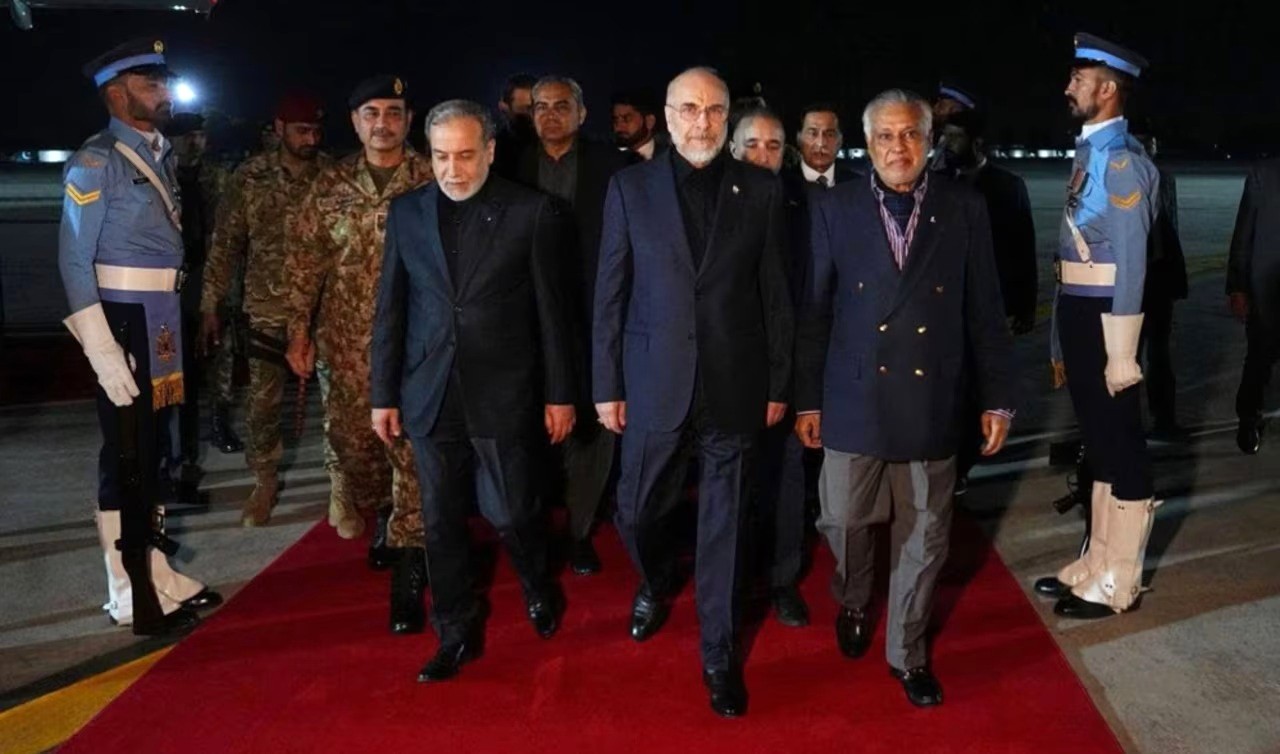 Phái đoàn Iran “Minab 168” do ông Qalibaf dẫn đầu đã đến Islamabad, Pakistan, để đàm phán với phía Mỹ. (ISNA)