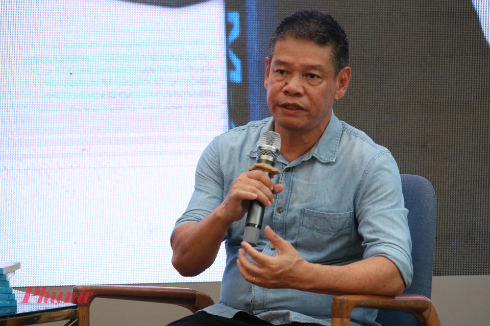 Nhạc sĩ Võ Thiện Thanh có nhiều chia sẻ về âm nhạc trong buổi ra mắt sách