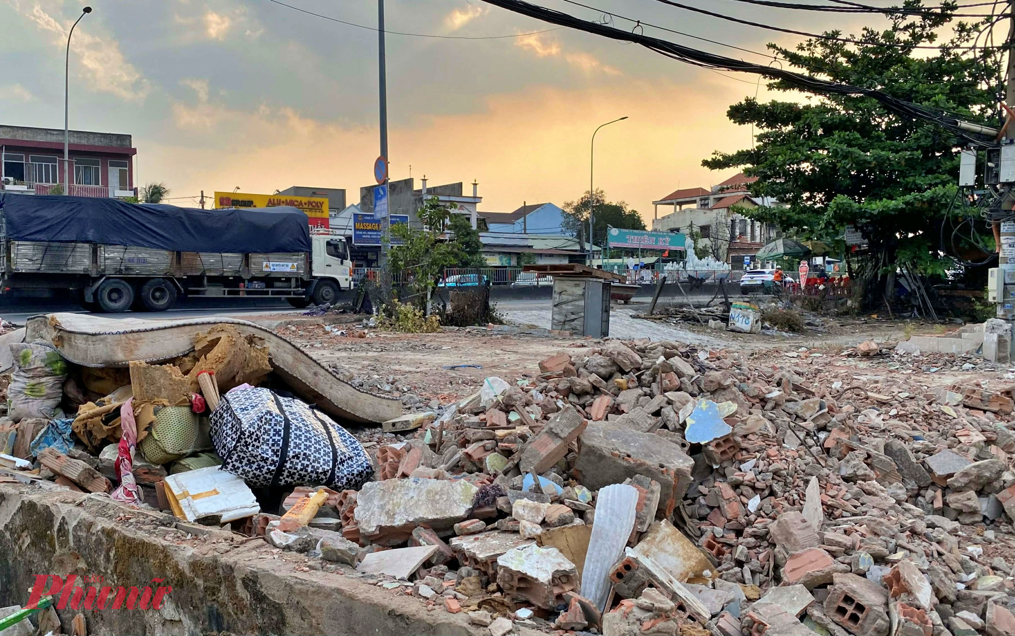 Dự án mở rộng và nâng cấp Quốc lộ 13 được triển khai theo phương thức đối tác công tư (BOT), với tổng mức đầu tư hơn 20.000 tỉ đồng. Đây là một trong những dự án hạ tầng giao thông quan trọng kết nối phường Hiệp Bình với phường Bình Dương và tỉnh Đồng Nai, các tỉnh Tây Nguyên. 