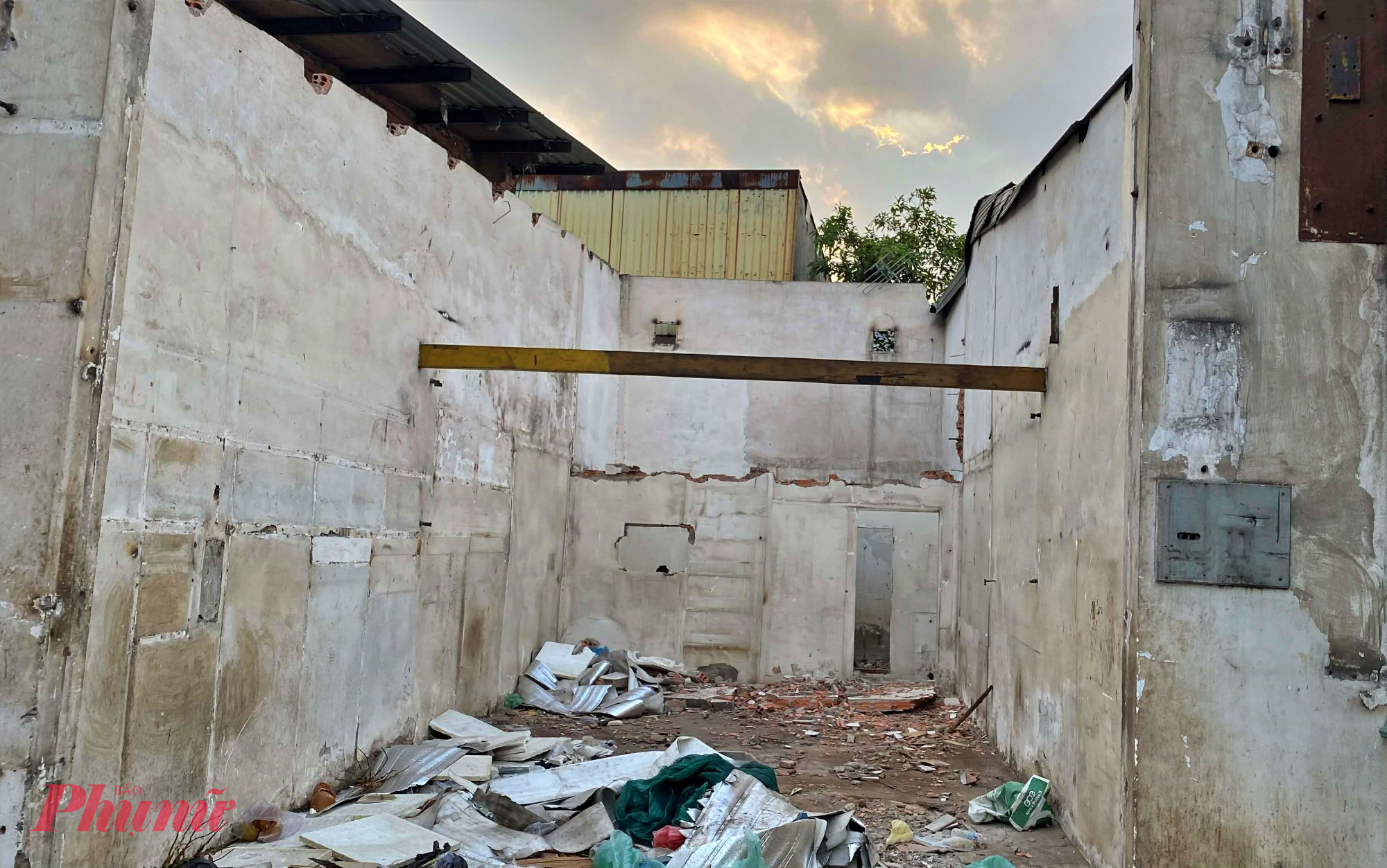 Theo UBND phường Hiệp Bình, dự án mở rộng Quốc lộ 13 có tổng cộng 1.041 trường hợp bị ảnh hưởng. Đến nay đã chi trả bồi thường cho 598 trường hợp, với tổng số tiền gần 4.400 tỉ đồng.