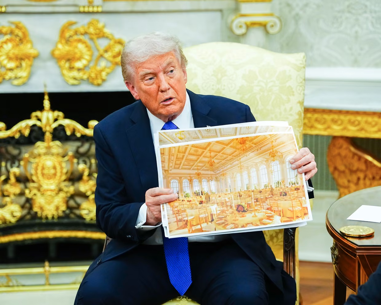 Người dùng Polymarket có thể đặt cược vào việc Tổng thống Mỹ Donald Trump sẽ nói từ ballroom (phòng khiêu vũ) bao nhiêu lần trong một bài phát biểu - Ảnh: Aaron Schwartz/EPA